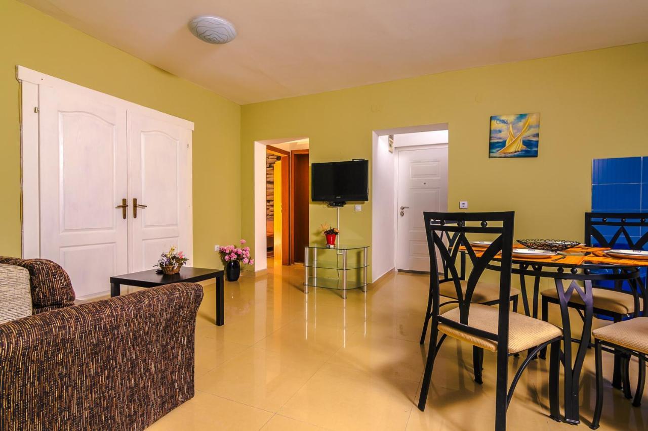 Villa Sea-N-Sun, 7 Bedrooms & Pool, Nearby Portonovi Marina. Ðenovići Exterior foto